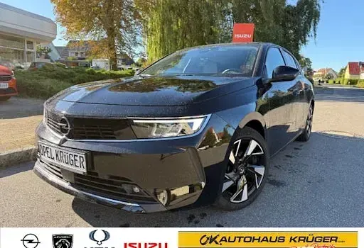 Gebraucht Opel Astra Elegance 131 PS (96 kW) 2022 Diamant schwarz/karbon schwarz (metallic) Kleinwagen