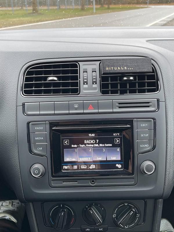 Gebraucht VW Polo 60 PS (44 kW) 2018 Weiß Kleinwagen