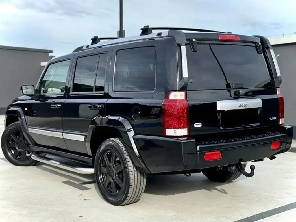Gebraucht Jeep Commander Overland 218 PS (160 kW) 2010 Schwarz SUV