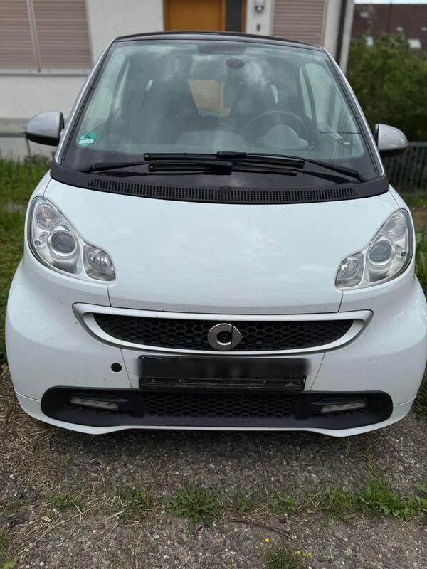 Weiß Gebraucht 2013 Smart ForTwo Coupé Coupé | 4.900 € (Guter Preis) - Bild 1/4