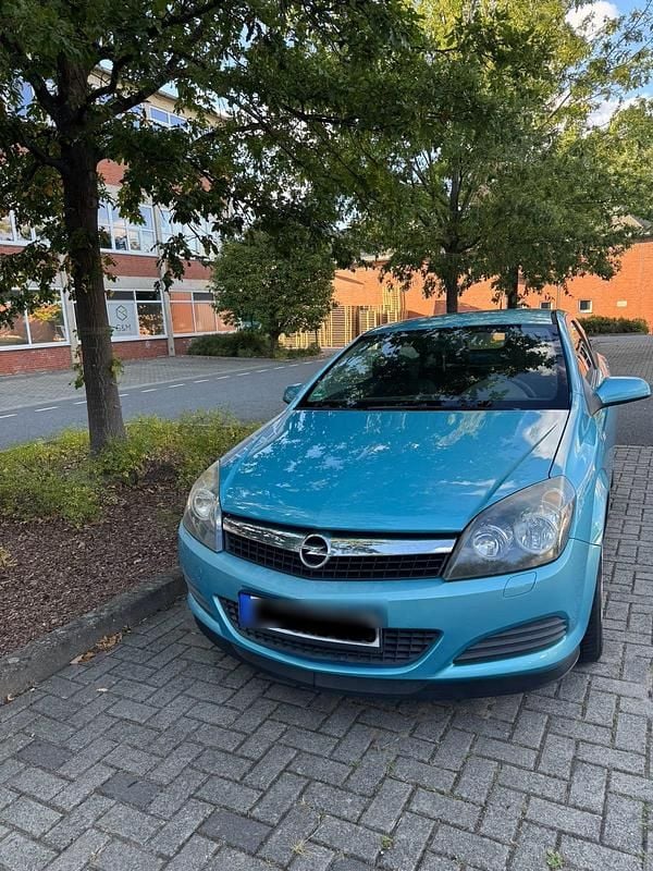 Andere farben Gebraucht 2009 Opel Astra GTC Coupé | 4.500 € (Teuer) - Bild 1/4
