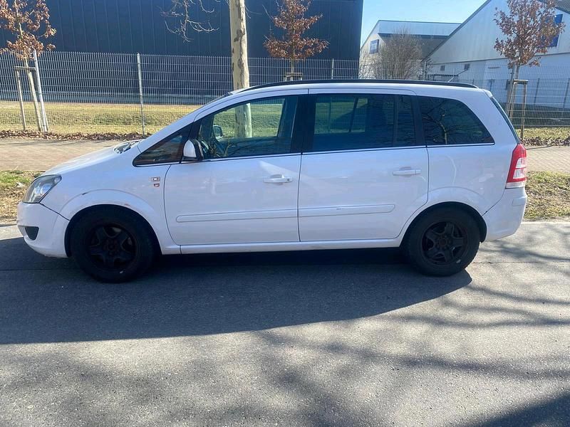 Weiß Gebraucht 2010 Opel Zafira Van / Kleinbus | 500 € (Superpreis) - Bild 1/4