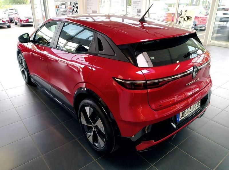 Gebraucht Renault Megane E-Tech Evolution 160 kW (218 PS) 2023 Rot Limousine