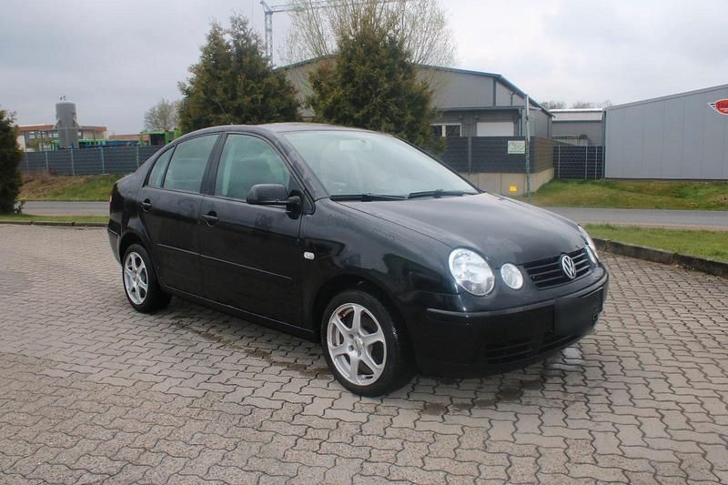 Gebraucht VW Polo 75 PS (55 kW) 2004 Schwarz Kleinwagen
