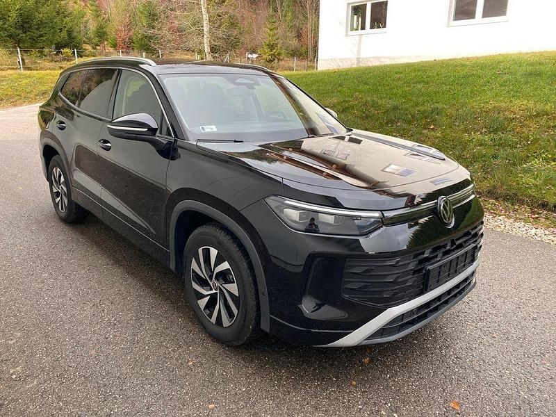 Gebraucht VW Tayron 150 PS (110 kW) 2025 Schwarz SUV