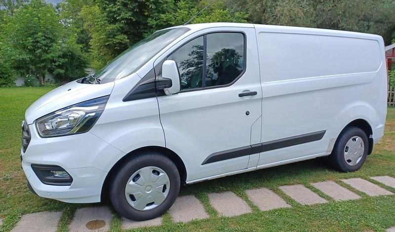 Weiß Gebraucht 2018 Ford Transit Custom Kombi | 15.890 € (Fairer Preis) - Bild 1/4