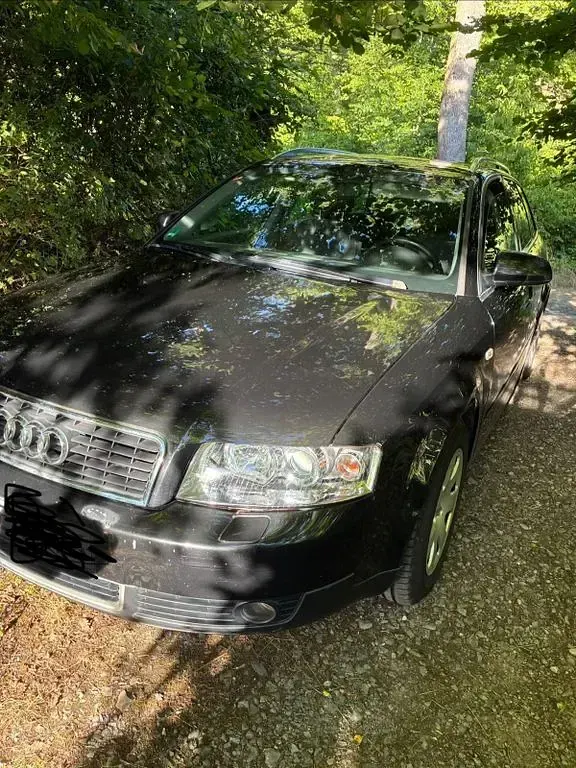 Gebraucht Audi A4 131 PS (96 kW) 2002 Schwarz Kombi
