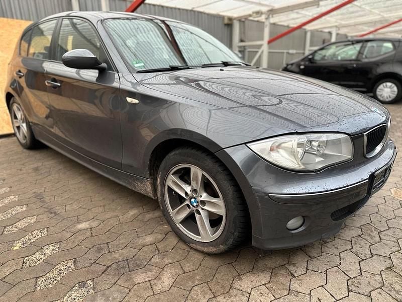 Grau Gebraucht 2006 BMW 116 Kleinwagen | 500 € (Superpreis) - Bild 1/4
