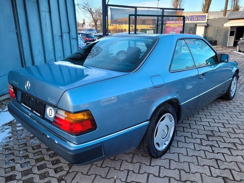 Gebraucht Mercedes 230 132 PS (97 kW) 1990 Blau Coupé