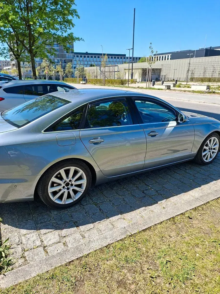 Gebraucht Audi A6 Ambiente 204 PS (150 kW) 2011 Grau Limousine
