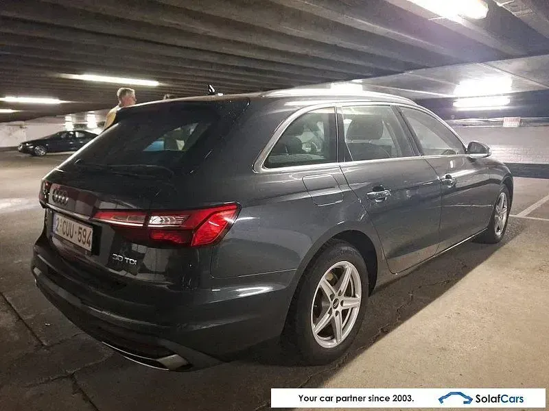 Gebraucht Audi A4 136 PS (100 kW) 2022 Schwarz Kombi