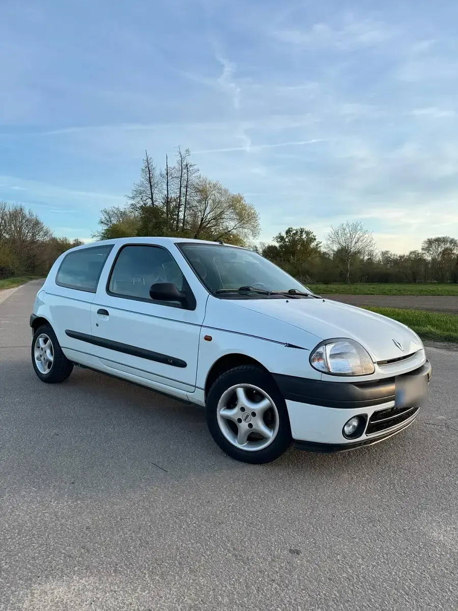 Gebraucht Renault Clio 75 PS (55 kW) 2000 Weiß Kleinwagen