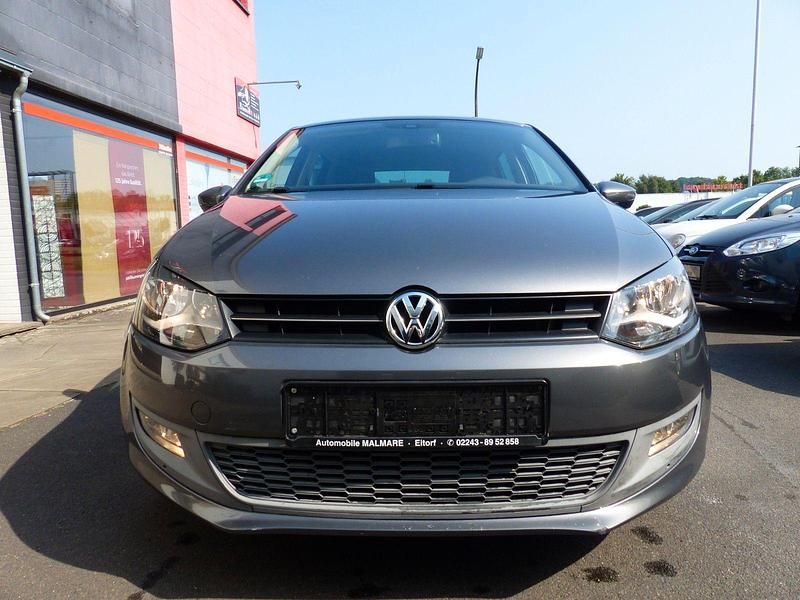 Grau Gebraucht 2010 VW Polo Team Kleinwagen | 5.550 € (Fairer Preis) - Bild 1/4