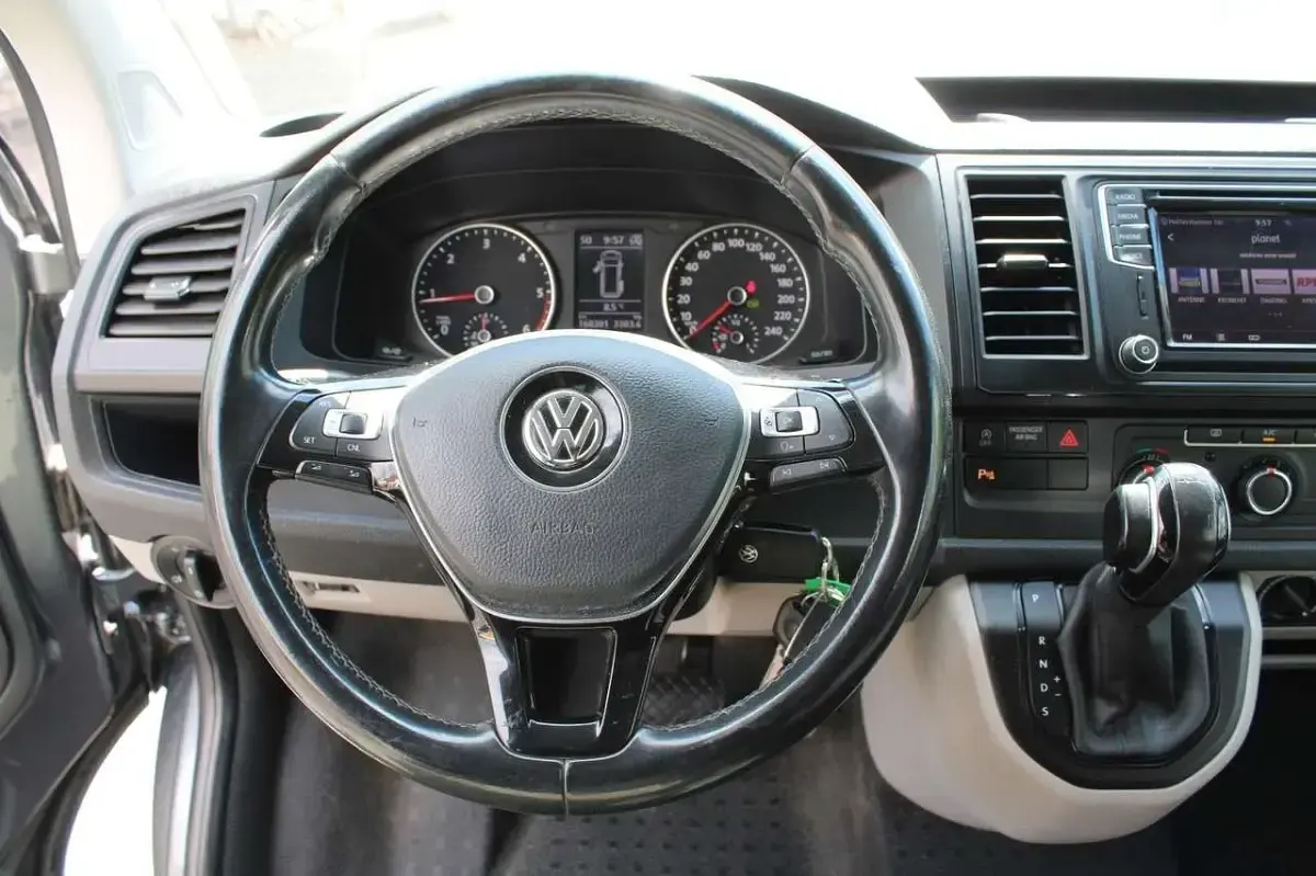 Gebraucht VW Transporter 204 PS (150 kW) 2018 Indiumgrau metallic Van