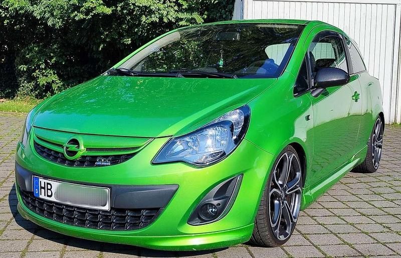 Grün Gebraucht 2011 Opel Corsa OPC Limousine | 6.900 € (Etwas zu teuer) - Bild 1/4