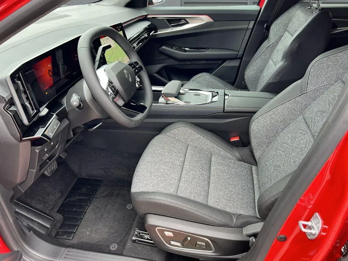 Neu Renault Austral Techno 148 PS (108 kW) 2026 Dezirrot SUV
