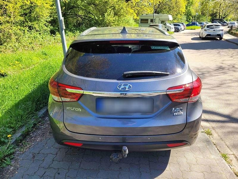 Gebraucht Hyundai i40 Premium 141 PS (103 kW) 2017 Grau Kombi