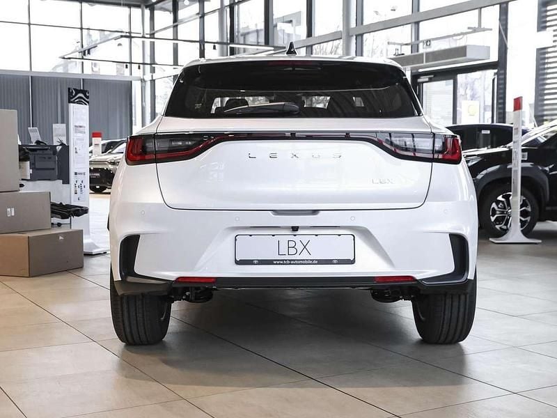 Neu Lexus LBX 136 PS (100 kW) 2026 Titaniumweiss (weiß) SUV