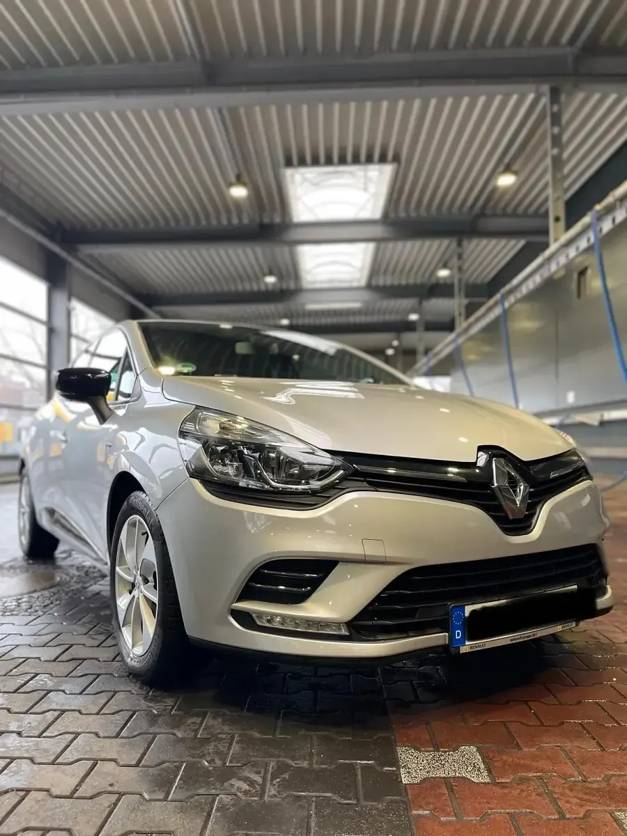 Gebraucht Renault Clio LIMITED 73 PS (53 kW) 2017 Silber Kleinwagen