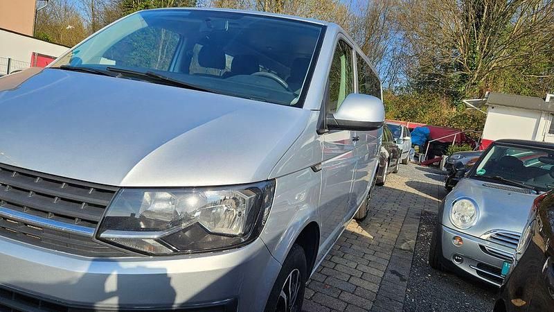 Gebraucht VW Transporter 150 PS (110 kW) 2018 Reflexsilber metallic Van