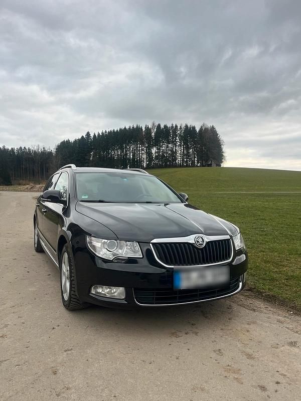 Gebraucht Skoda Superb 170 PS (125 kW) 2011 Schwarz Limousine