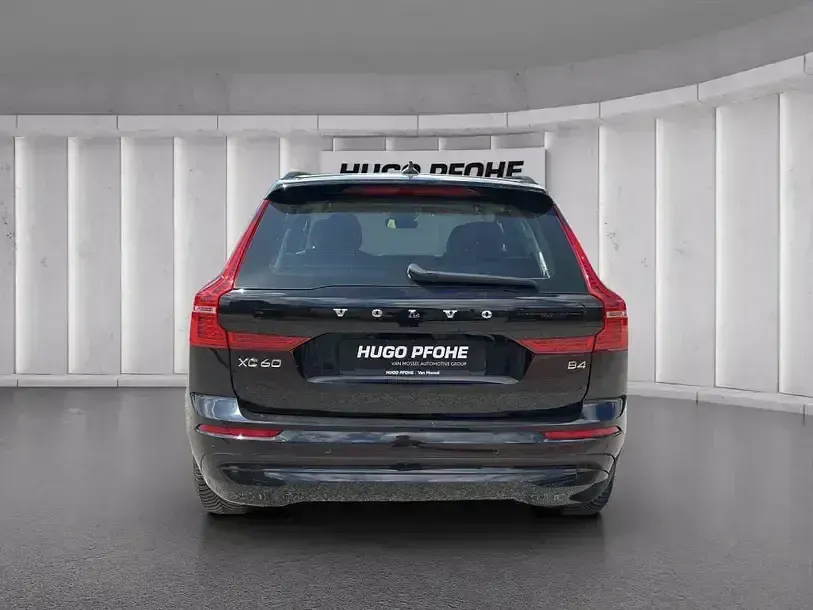 Gebraucht Volvo XC60 Core 197 PS (144 kW) 2023 Schwarz SUV