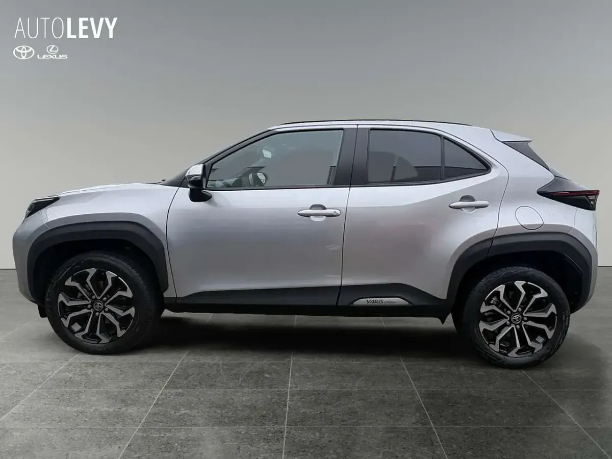 Gebraucht Toyota Yaris Cross 131 PS (96 kW) 2023 Silber SUV