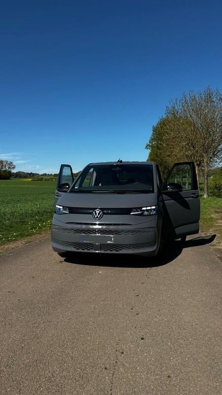 Grau Gebraucht 2024 VW T7 Van | 51.000 € - Bild 1/4