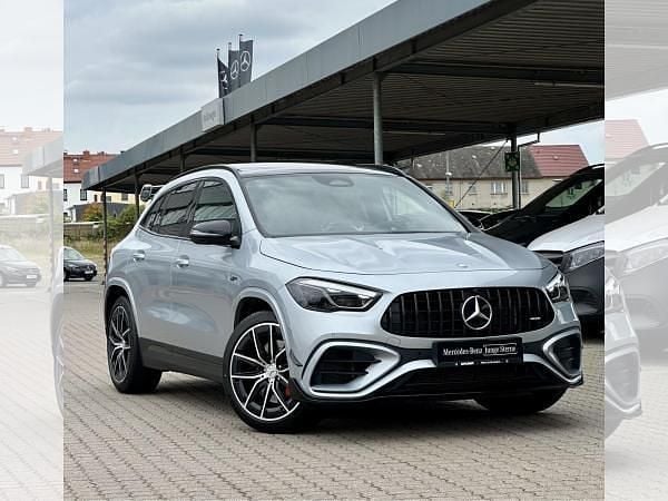 Silber (hightechsilber metallic) Gebraucht 2024 Mercedes GLA45 AMG AMG SUV | 69.930 € (Teuer) - Bild 1/4