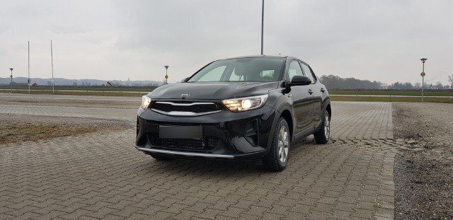 Gebraucht Kia Stonic 120 PS (88 kW) 2018 Schwarz metallic SUV