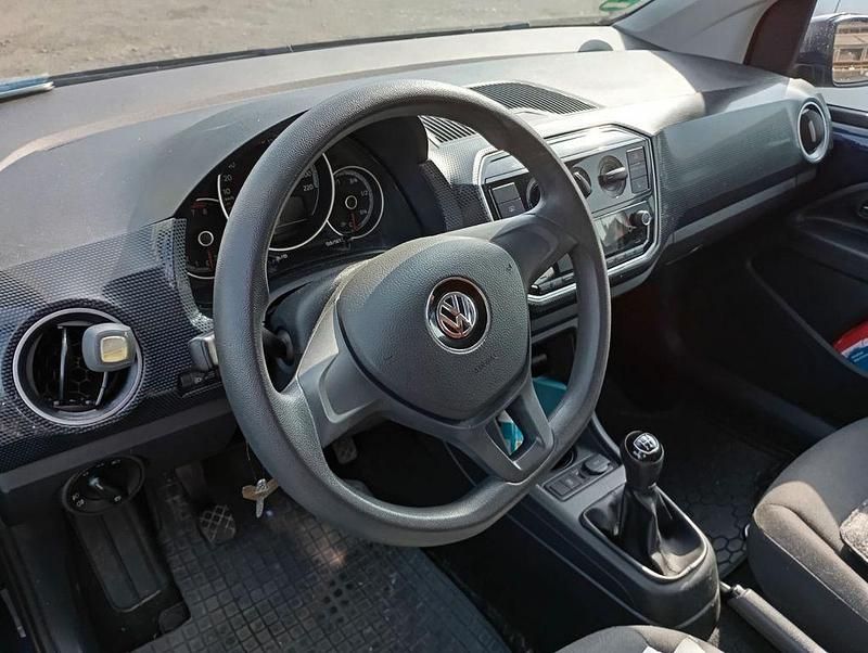 Second-hand VW up! 60 CP (44 kW) 2017 Albastru Hatchback