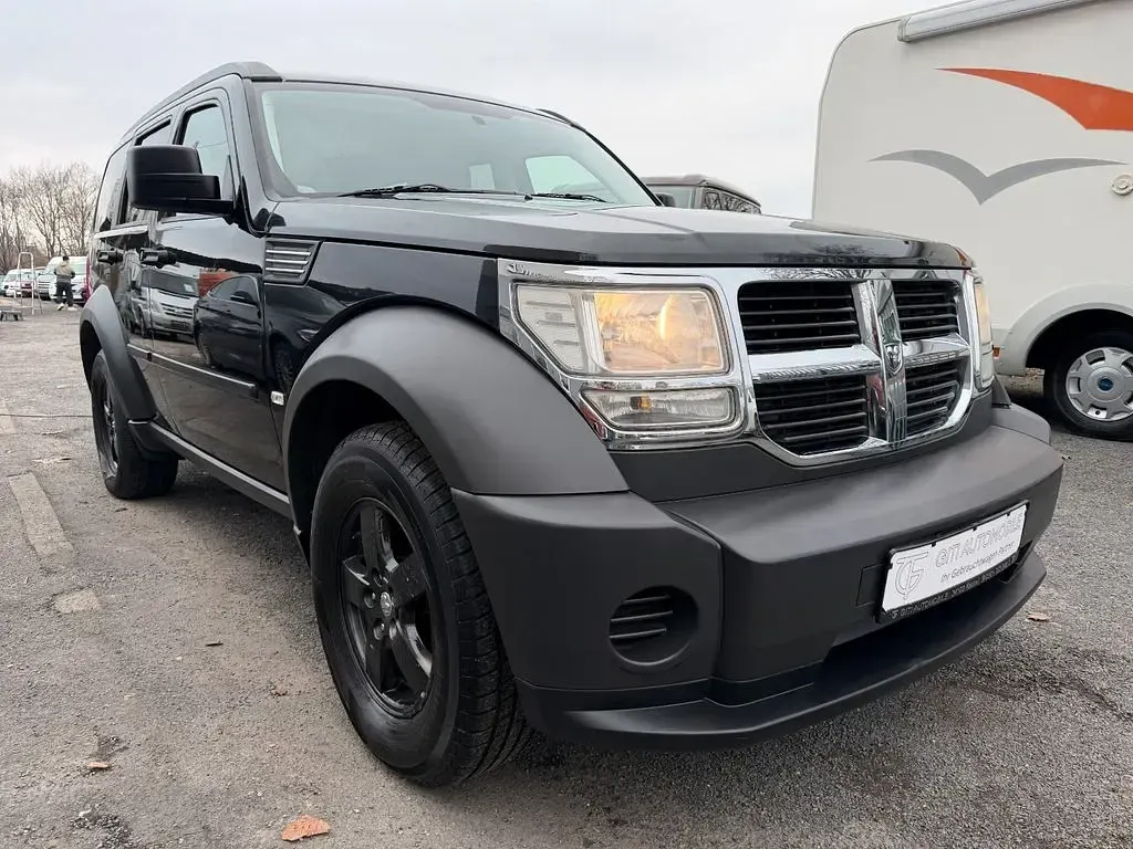 Gebraucht Dodge Nitro SE 177 PS (130 kW) 2008 Schwarz SUV