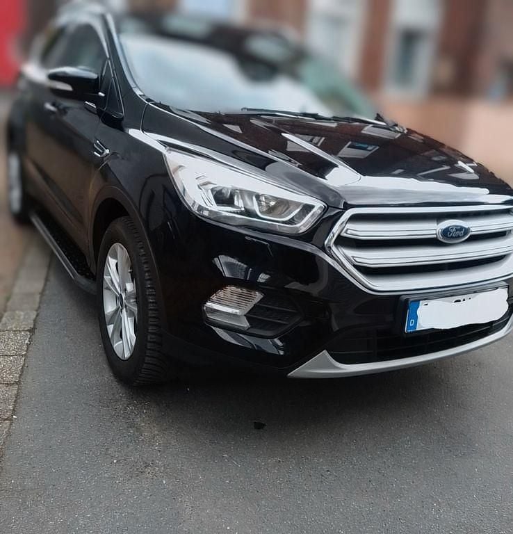 Second-hand Ford Kuga 150 CP (110 kW) 2018 Negru SUV