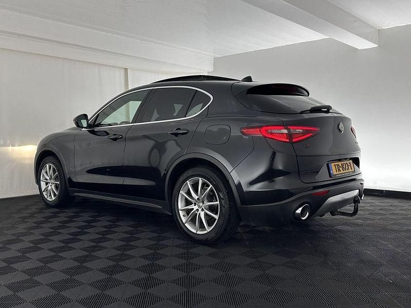 Gebraucht Alfa Romeo Stelvio Super 209 PS (153 kW) 2018 Schwarz SUV