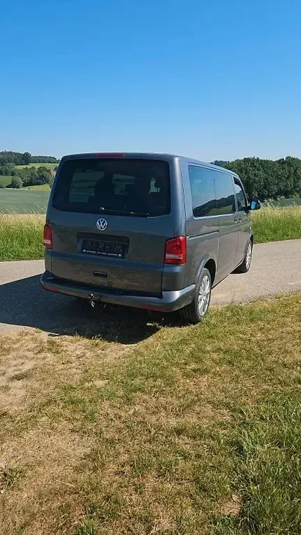 Gebraucht VW Multivan Startline 140 PS (102 kW) 2013 Grau Van / Kleinbus