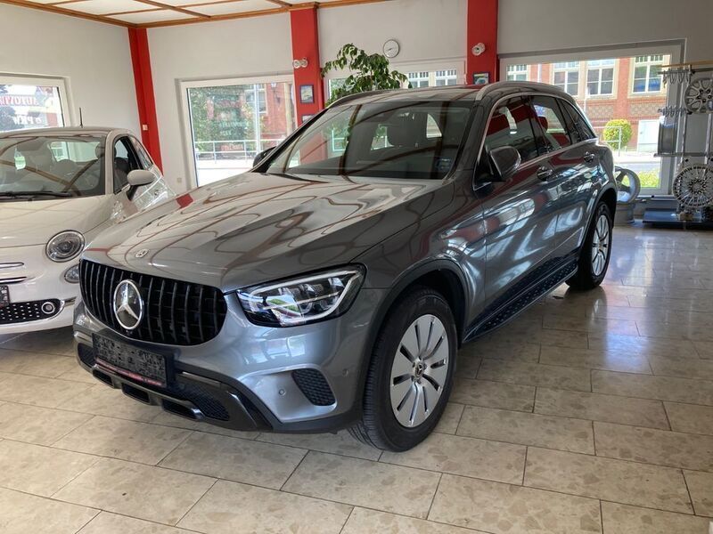 Selenitgrau metalliclack Gebraucht 2021 Mercedes GLC300e SUV | 39.500 € (Guter Preis) - Bild 1/4