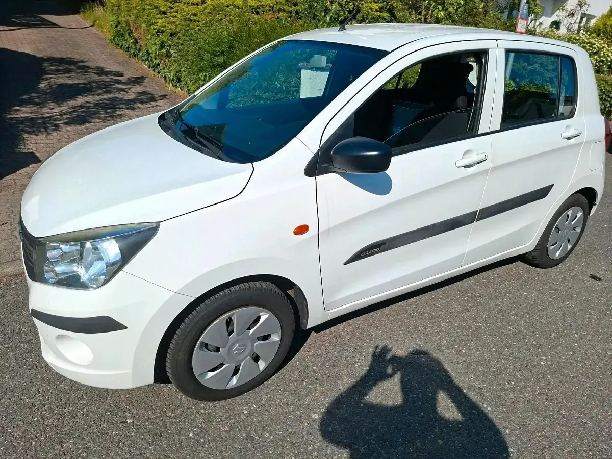 Gebraucht Suzuki Celerio 68 PS (50 kW) 2017 Weiß Kleinwagen