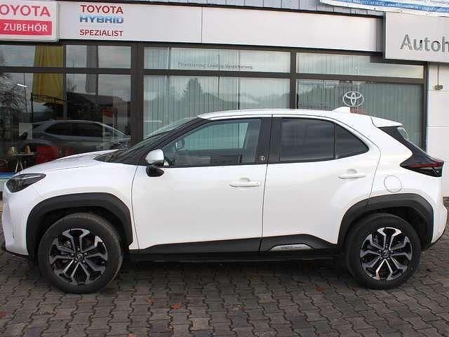 Gebraucht Toyota Yaris Hybrid Team 116 PS (85 kW) 2022 Super white 2 SUV