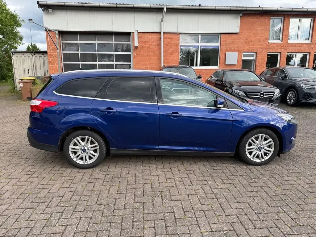 Gebraucht Ford Focus Titanium 140 PS (102 kW) 2014 Blau Limousine