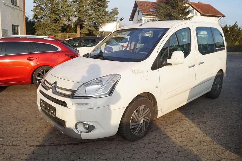 Second-hand Citroën Berlingo SELECTION 92 CP (67 kW) 2014 Alb Monovolum