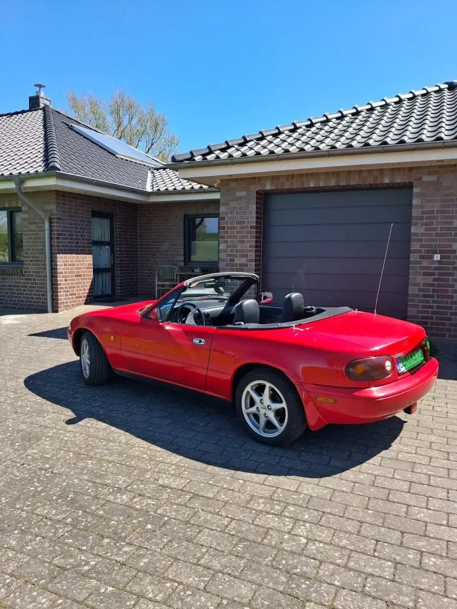 Używany Mazda MX5 116 KM (85 kW) 1990 Czerwony Kabriolet