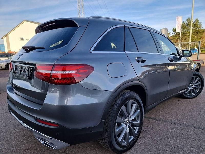 Gebraucht Mercedes GLC250 204 PS (150 kW) 2016 Grau SUV