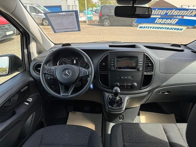 Gebraucht Mercedes Vito 102 PS (75 kW) 2022 Silber Van