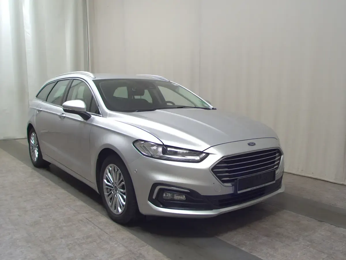 Gebraucht Ford Mondeo Titanium 150 PS (110 kW) 2022 Silber Kombi