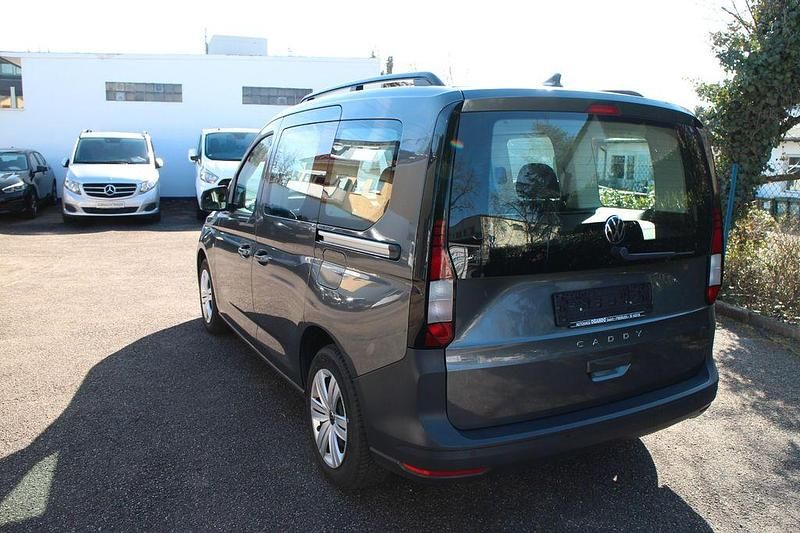 Gebraucht VW Caddy 102 PS (75 kW) 2022 Indiumgrau Van / Kleinbus