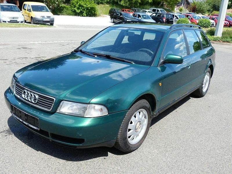 Grün Gebraucht 1998 Audi A4 Kombi | 299 € (Guter Preis) - Bild 1/4
