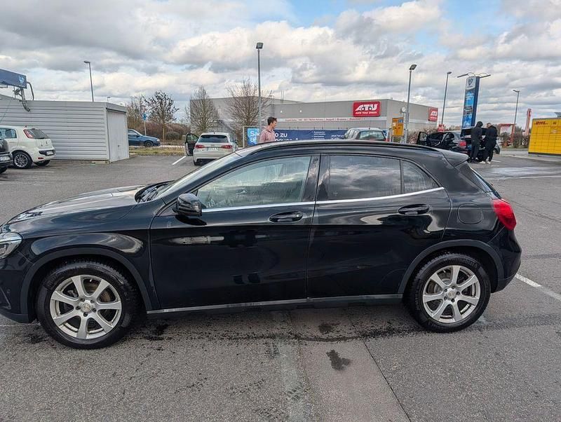 Gebraucht Mercedes GLA200 156 PS (114 kW) 2014 Schwarz SUV