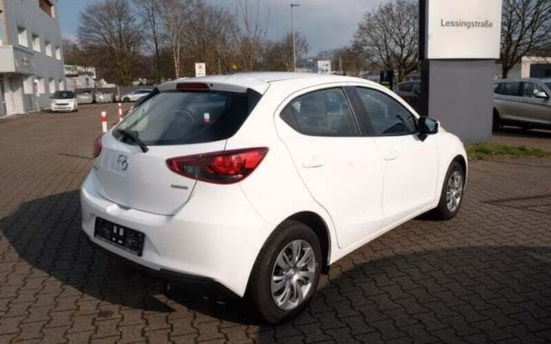 Gebraucht Mazda 2 Center-Line 90 PS (66 kW) 2022 Weiß Limousine