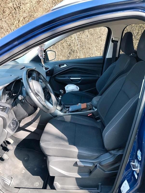 Gebraucht Ford Kuga 150 PS (110 kW) 2018 Blau SUV