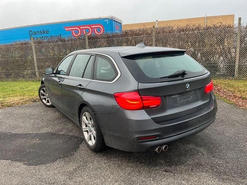 Gebraucht BMW 320 Luxury Line 190 PS (139 kW) 2016 Grau Limousine
